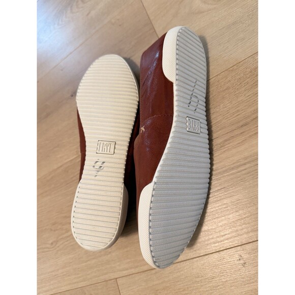 FRYE Melanie Women’s Slip-On Oyster Leather Sneaker Brick Red Flat Ballet Shoe 8 - Picture 5 of 9